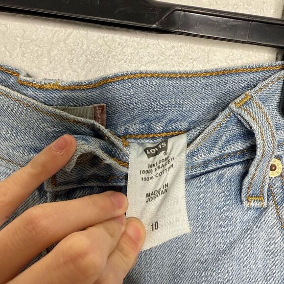 Woman’s Vintage Levi's Classic Light Blue Denim Jeans Size 10 - Picture 2 of 6